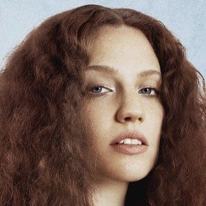 Jess Glynne