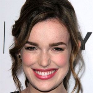 Elizabeth Henstridge